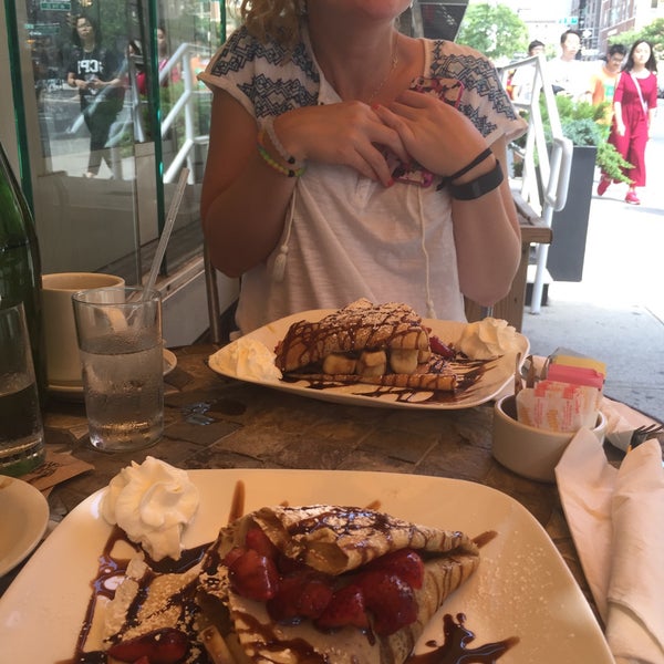8/21/2016 tarihinde Brittany S.ziyaretçi tarafından Artopolis Cafe'de çekilen fotoğraf