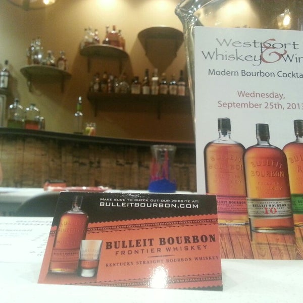 9/25/2013에 Nancy S.님이 Westport Whiskey &amp; Wine에서 찍은 사진