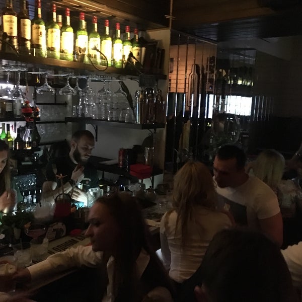 3/17/2017 tarihinde Eugene G.ziyaretçi tarafından MOJO Bar'de çekilen fotoğraf