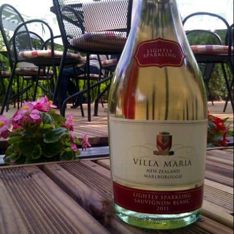Lightly Sparkling Sauvignon Blanc from Villa Maria on the Terrace, in the sunshine = perfection