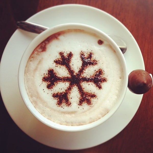 Foto diambil di Deekoff Coffee oleh Fern P. pada 11/12/2013