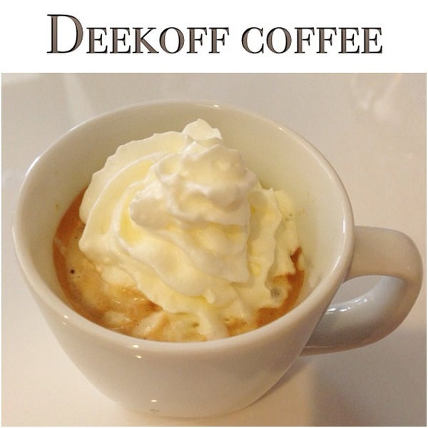 Foto diambil di Deekoff Coffee oleh Fern P. pada 8/22/2013