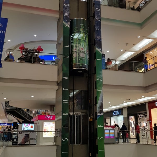 Foto scattata a Centro Comercial Gran Estación da Fennix il 5/9/2018