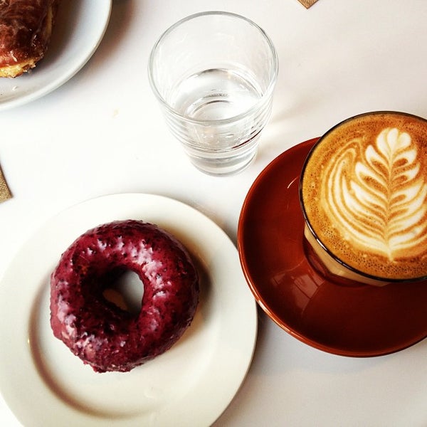 2/20/2013 tarihinde @HungryEditor B.ziyaretçi tarafından Bowery Coffee'de çekilen fotoğraf