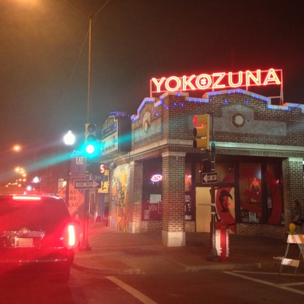 รูปภาพถ่ายที่ Yokozuna โดย Brent S. เมื่อ 3/18/2013