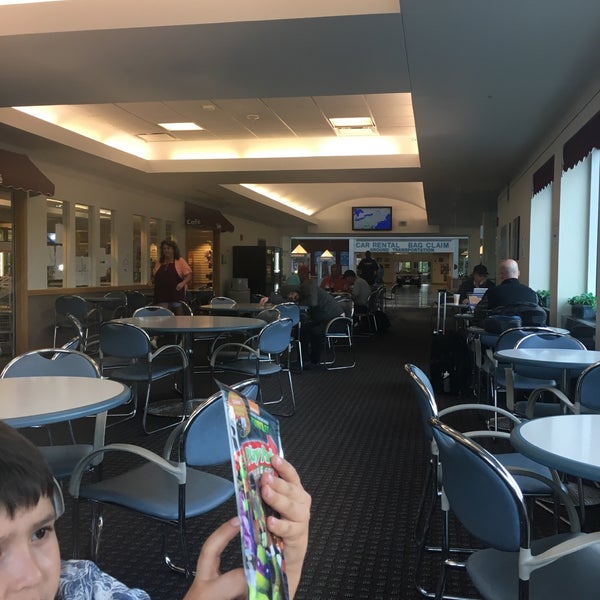 9/18/2016にMark K.がIthaca Tompkins Regional Airport (ITH)で撮った写真