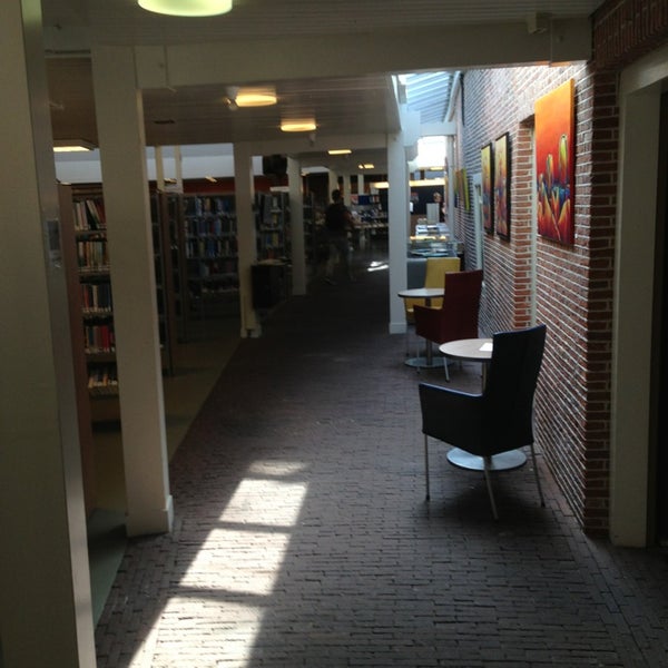 openbare bibliotheek leiden openingstijden