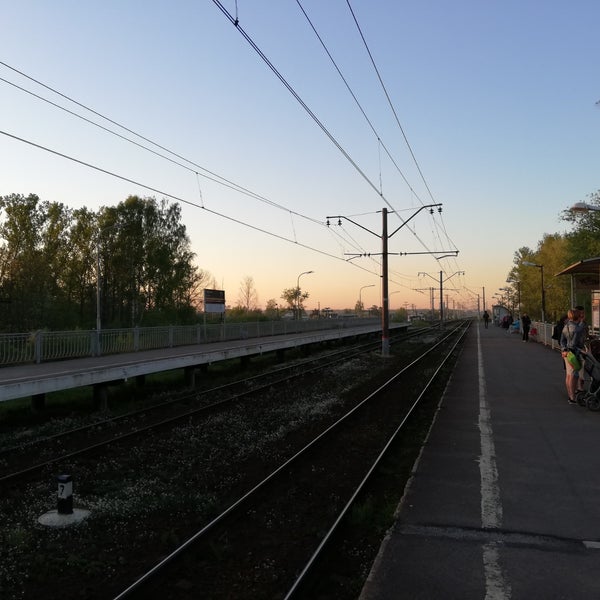 Горелово санкт-петербург. Балтийский вокзал гатчина. Железнодорожная станция. Балтийская жд станция лигово. Электричка горелово санкт петербург сегодня.