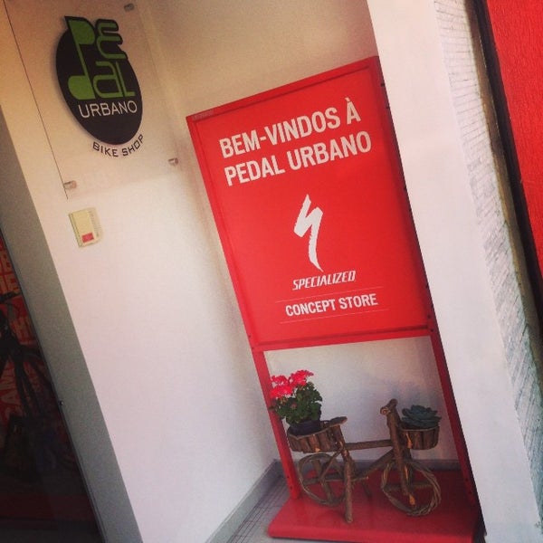Photo taken at Pedal Urbano Bike Shop by Pedurba P. on 9/27/2013