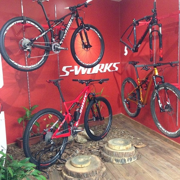 รูปภาพถ่ายที่ Pedal Urbano Bike Shop โดย Pedurba P. เมื่อ 1/3/2014