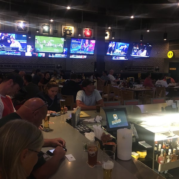 Buffalo Wild Wings 22 tips from 1243 visitors