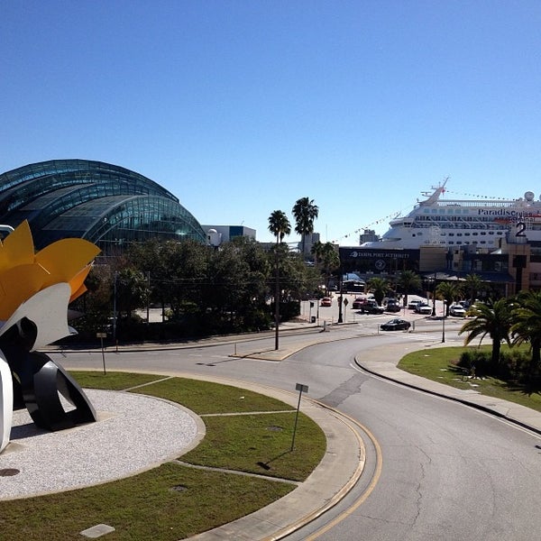 1/20/2014 tarihinde Moises R.ziyaretçi tarafından Tampa Port Authority'de çekilen fotoğraf