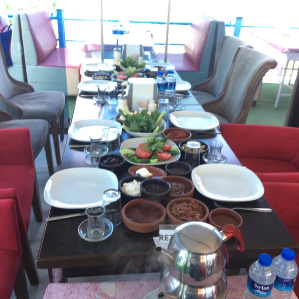 Foto tomada en Şahin Tepesi Restaurant  por ÖZCAN BAYLAN Ş. el 5/14/2017