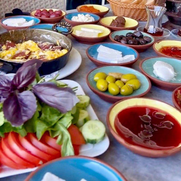 Снимок сделан в Şahin Tepesi Restaurant пользователем ÖZCAN BAYLAN Ş. 2/12/2024