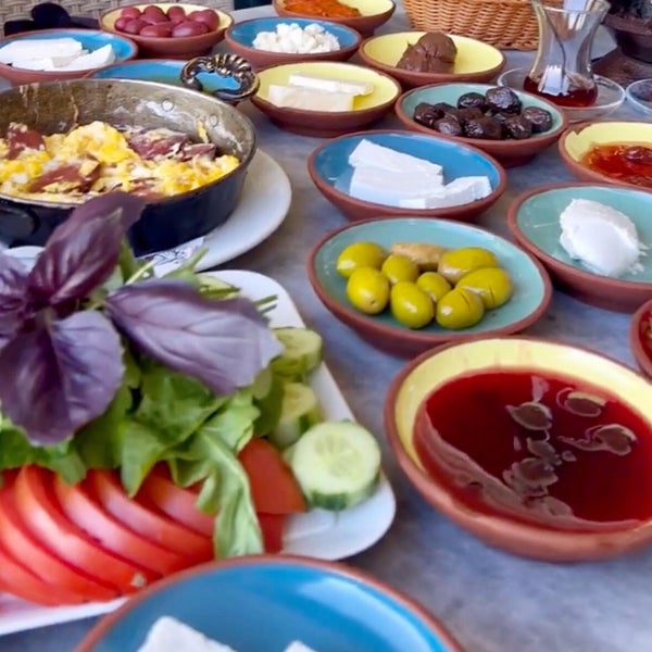Photo prise au Şahin Tepesi Restaurant par ÖZCAN BAYLAN Ş. le2/12/2024