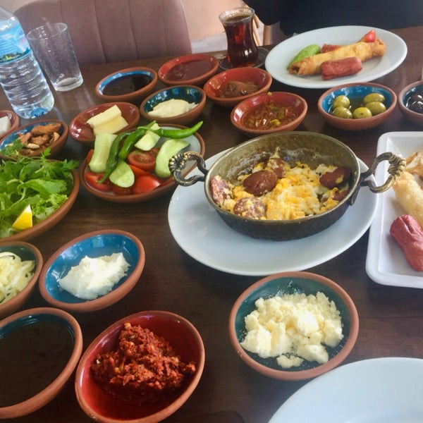 Foto tomada en Şahin Tepesi Restaurant  por ÖZCAN BAYLAN Ş. el 2/12/2024
