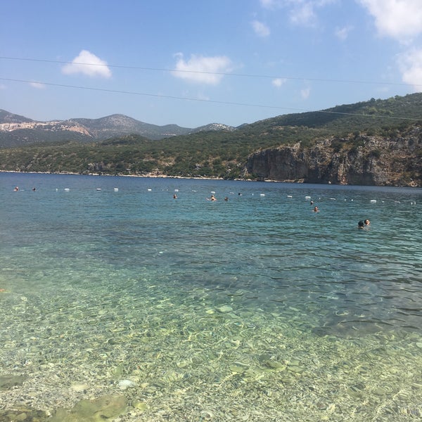 รูปภาพถ่ายที่ Delos Beach โดย Nagihan Ö. เมื่อ 9/1/2019
