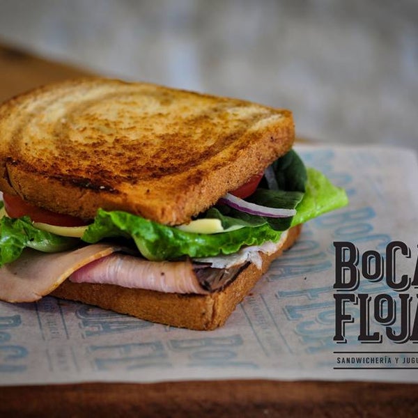 Un nuevo lugar donde puedes desayunar comer, cenar y soltar la boca, se llama Boca Floja, su especialidad son los sándwiches gourmet.