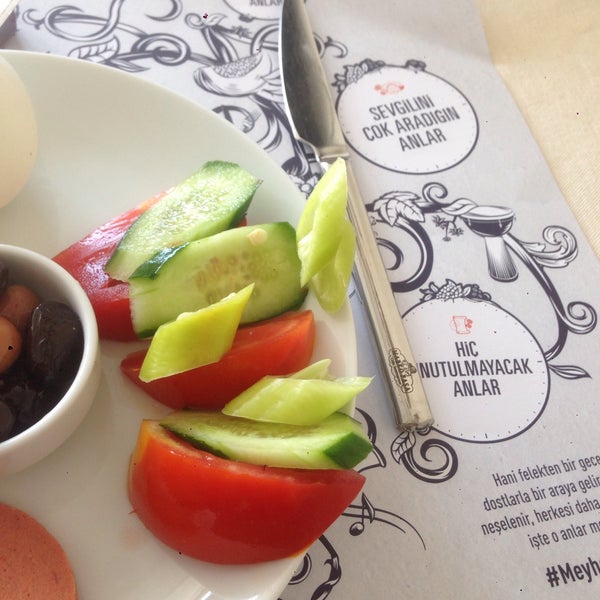 รูปภาพถ่ายที่ Marko Paşa Bitez Restaurant&amp;Cafe โดย Tahsin Ö. เมื่อ 7/20/2015