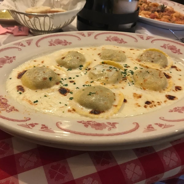 Photo taken at Maggiano&#39;s Little Italy by Joyce L. on 8/4/2017