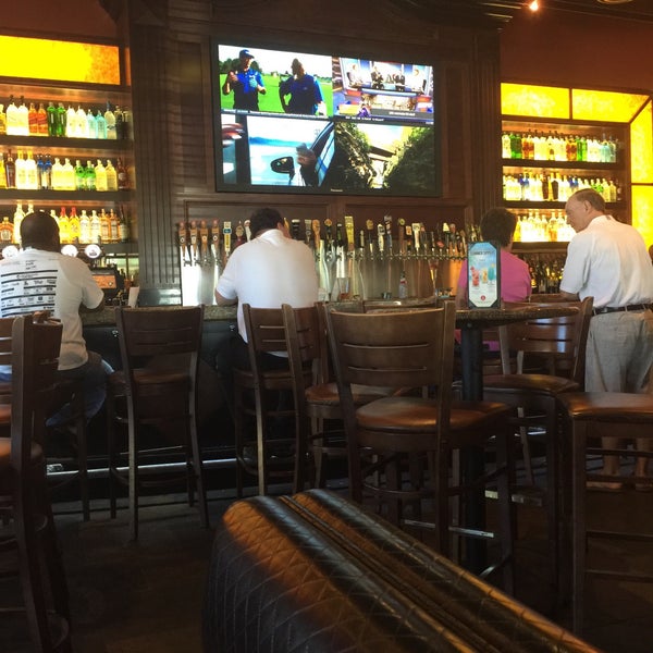 Photo taken at BJ&#39;s Restaurant &amp; Brewhouse by Melih B. on 7/24/2015