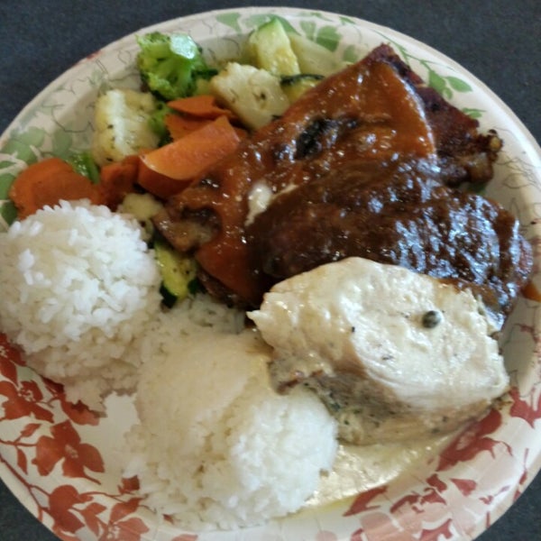 Das Foto wurde bei CJ&#39;S Deli &amp; Diner Catering &amp; Events Kaanapali Maui von Anthony C. am 9/3/2014 aufgenommen