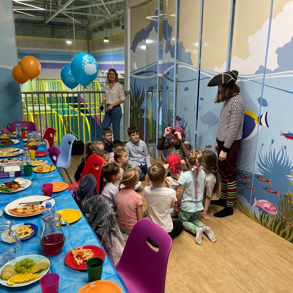 Лео град архангельск. Леоград архангельск соломбала. Соломбала молл архангельск детская комната. Леоград соломбала молл. Соломбала молл советская 25, архангельск.