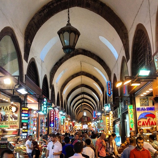 Rüstempaşa'da bir zaman tüneli | İstanbul İlim ve Kültür Vakfı