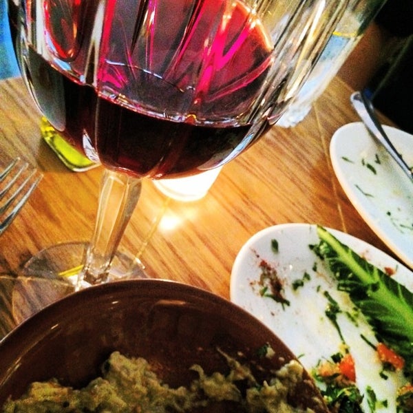 Foto diambil di Mama Ghanoush oleh Cathrine &quot;Dame Wine&quot; T. pada 7/14/2014