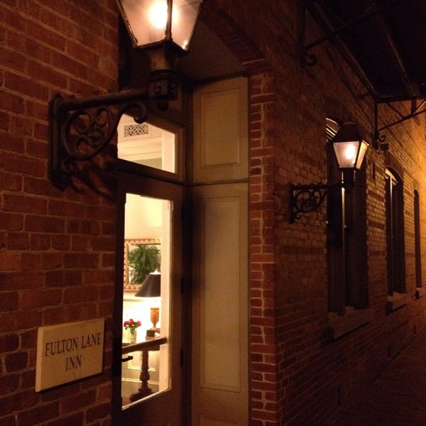 11/6/2013 tarihinde Sohail K.ziyaretçi tarafından Fulton Lane Inn'de çekilen fotoğraf