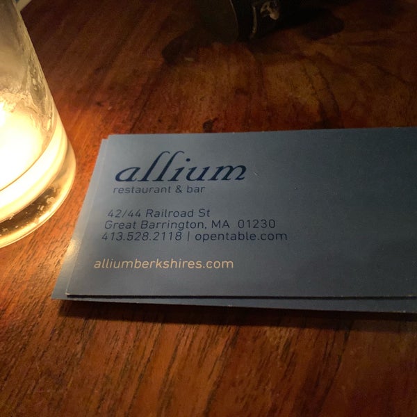 Снимок сделан в Allium Restaurant + Bar пользователем Frank R. 11/17/2018