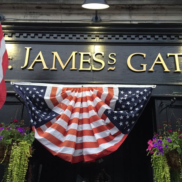 Photo taken at St. James&#39;s Gate Publick House by Frank R. on 8/1/2016
