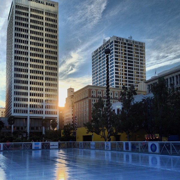 Foto diambil di Pershing Square Downtown On Ice oleh Tyler S. pada 12/2/2013
