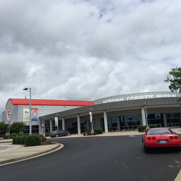 รูปภาพถ่ายที่ National Corvette Museum โดย 龍吾 片. เมื่อ 5/21/2017