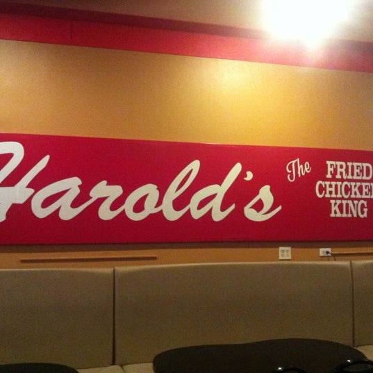 Photo taken at Harold&#39;s Chicken West Loop by David Z. on 11/20/2012