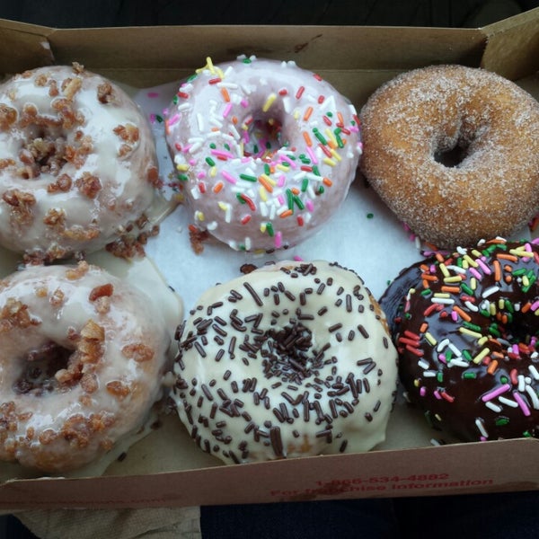 รูปภาพถ่ายที่ Duck Donuts โดย Melissa T. เมื่อ 5/25/2014
