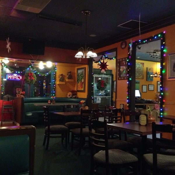 Das Foto wurde bei Juan&#39;s Restaurante von tahir a. am 12/16/2013 aufgenommen