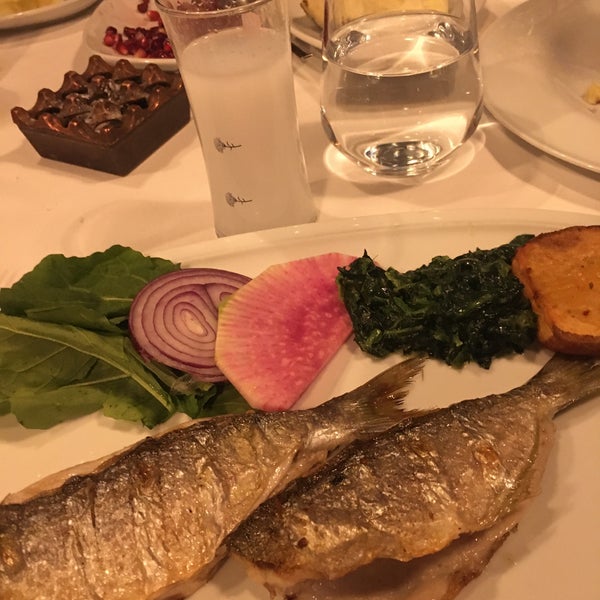 Das Foto wurde bei Sardina Balık Restaurant von HKN am 2/5/2021 aufgenommen