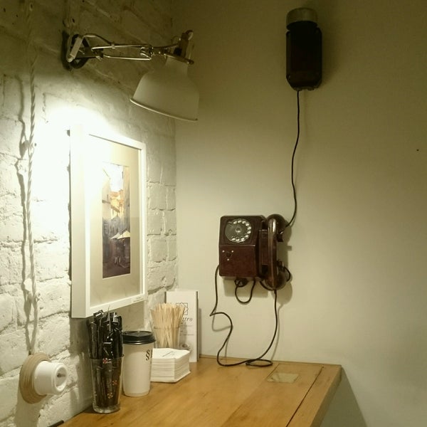 2/9/2017 tarihinde оляляziyaretçi tarafından Лаборатория кофе Cuattro'de çekilen fotoğraf
