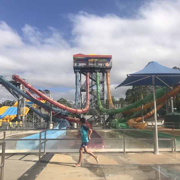 Photo taken at Wet&#39;n&#39;Wild Gold Coast by 小市民 on 2/18/2017