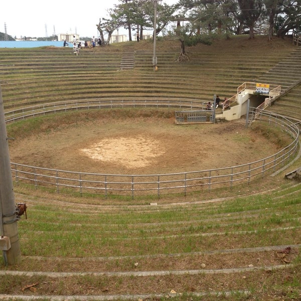 安慶名闘牛場 Stadium In Uruma