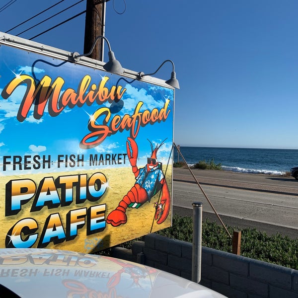 Das Foto wurde bei Malibu Seafood Fresh Fish Market &amp; Patio Cafe von Jose M. am 11/3/2022 aufgenommen