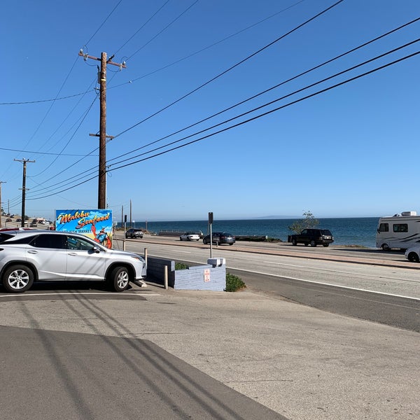 รูปภาพถ่ายที่ Malibu Seafood Fresh Fish Market &amp; Patio Cafe โดย Jose M. เมื่อ 3/5/2021