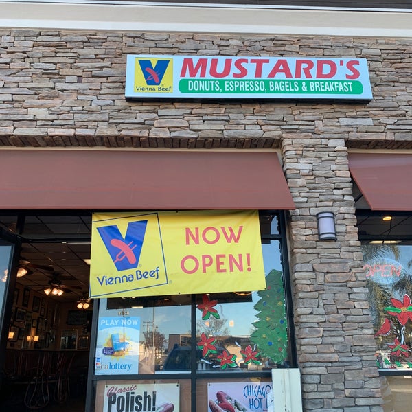 Mustard's Chicago Style Hot Dogs Los Alamitos, CA