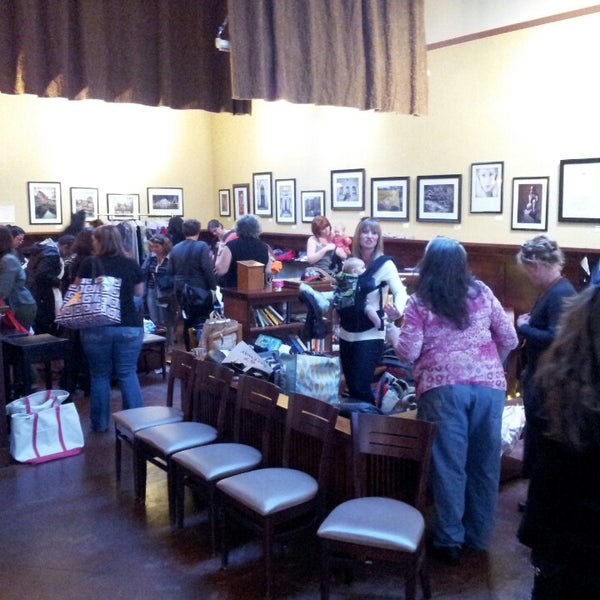 Foto tomada en Zocalo Coffeehouse  por Cynthia F. el 4/28/2014