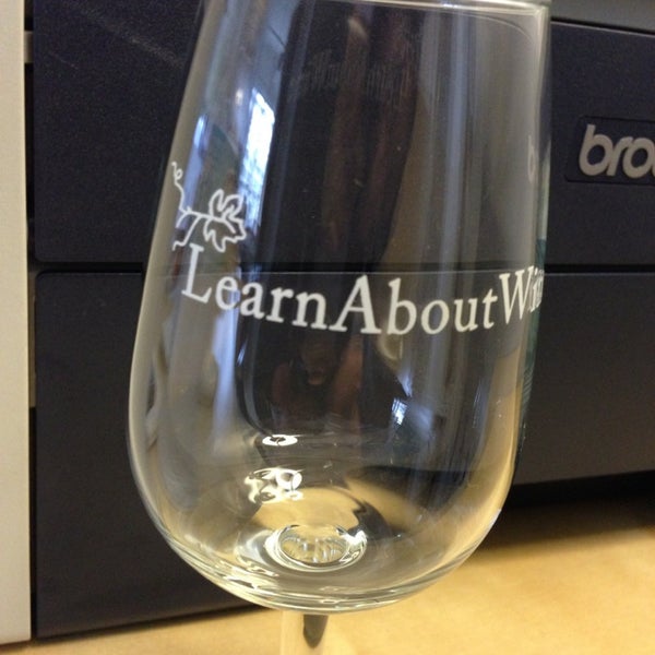 รูปภาพถ่ายที่ Learn About Wine โดย Ian B. เมื่อ 3/9/2013