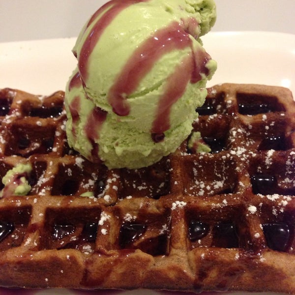 Photo taken at Wafflelicious by Jimmy K. on 5/13/2014