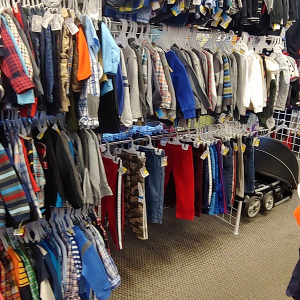 Fotos en Once Upon A Child - Tienda de ropa