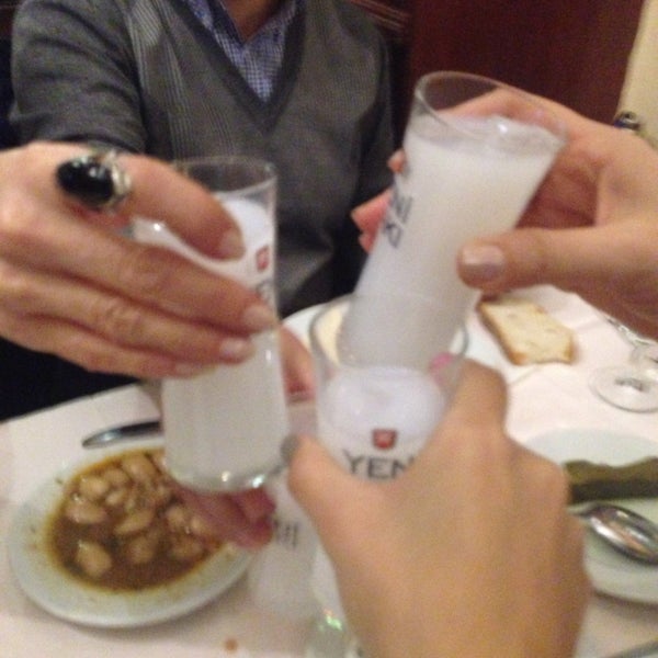 รูปภาพถ่ายที่ Seviç Restaurant โดย Betigül H. เมื่อ 12/27/2014