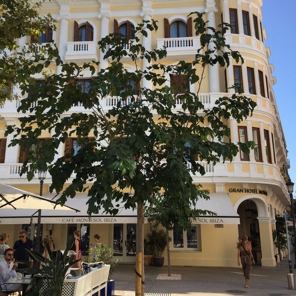 Foto tirada no(a) Gran Hotel Montesol Ibiza, por Vivian R. em 8/7/2017